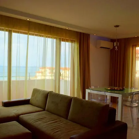 アパート Luxury Beachfront Sea Club Sarafovo