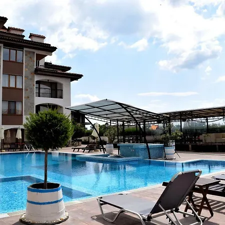 Luxury Beachfront Sea Club Sarafovo アパート *